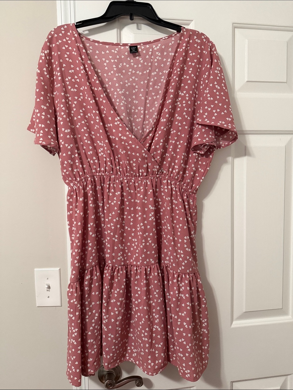 SHEIN Dusty Pink Heart-Print V-Neck Tiered Mini Dress 1XL curve